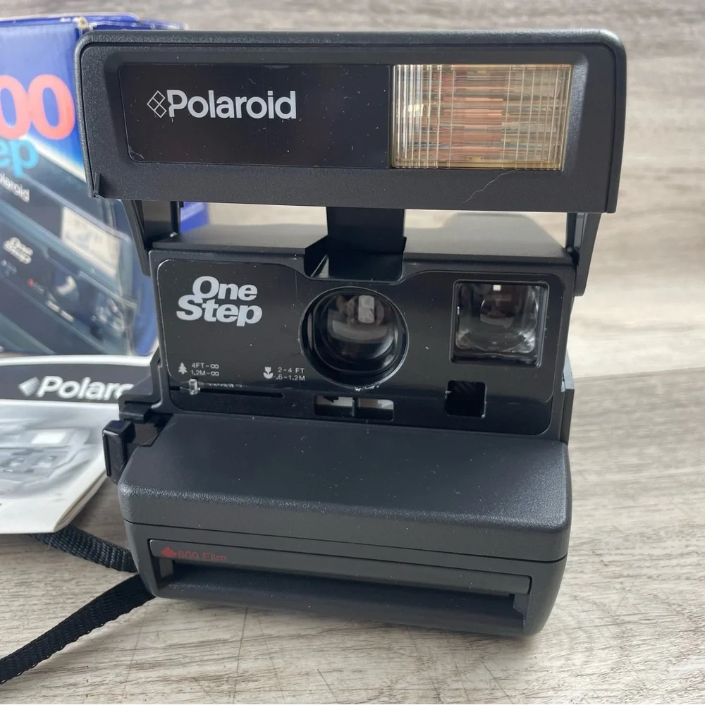 Polaroid One Step 600 Vintage Instant Film Camera W Box & Manual